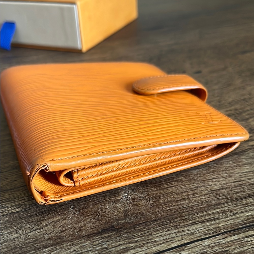 Louis Vuitton Orange Epi Bifold Wallet - Picture 3 of 15